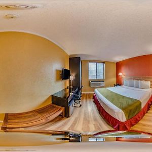 King Room Accessible or Non-Smoking